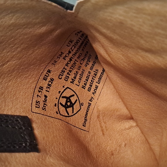 Ariat lady's Boots Sz. 7.5 - Picture 6 of 7